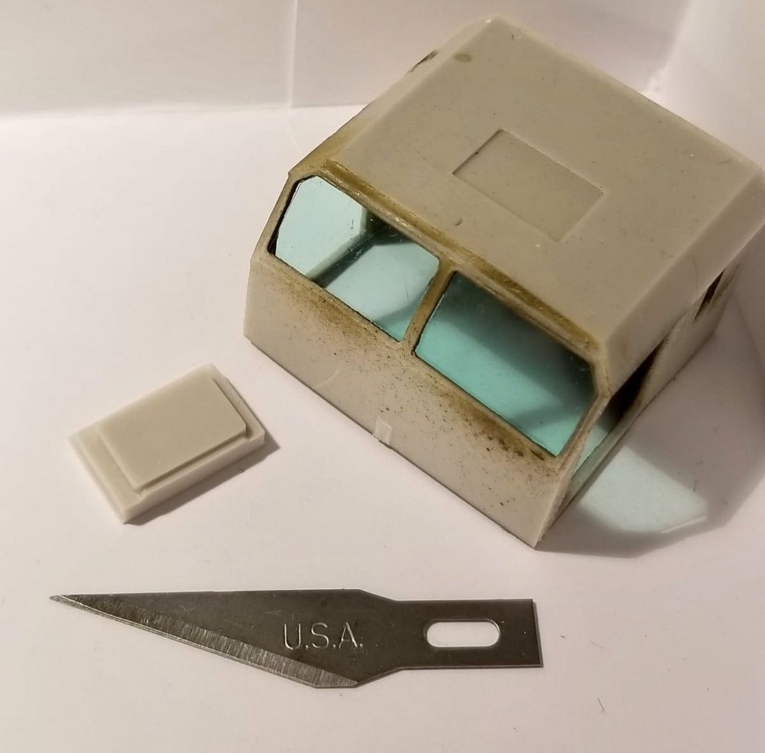 miniafv Balaton Model 1/72 Het M1070 TruckTractor **construction** (By